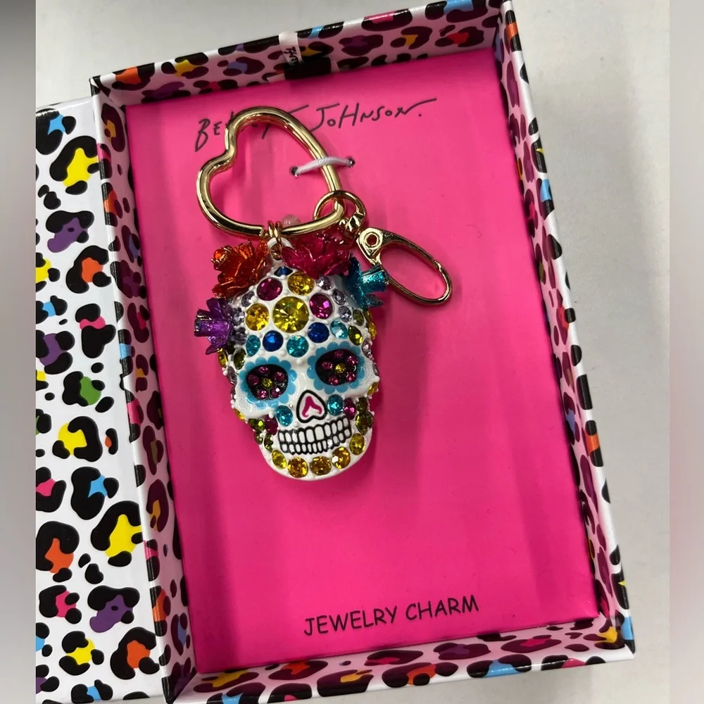 NWT ⚜️💖⚜️ Betsey Johnson Gorgeous Sugar Skull Keychain Bag Charm